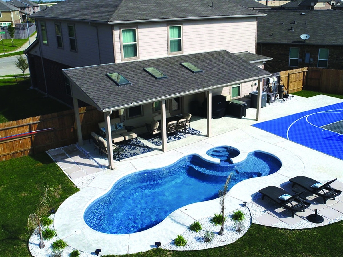Bermuda 14 Deluxe fiberglass pool — view photo gallery
