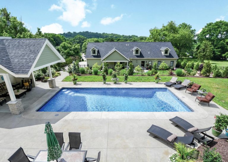 Barcelona 16' x 38' Model Pool Latham Pool