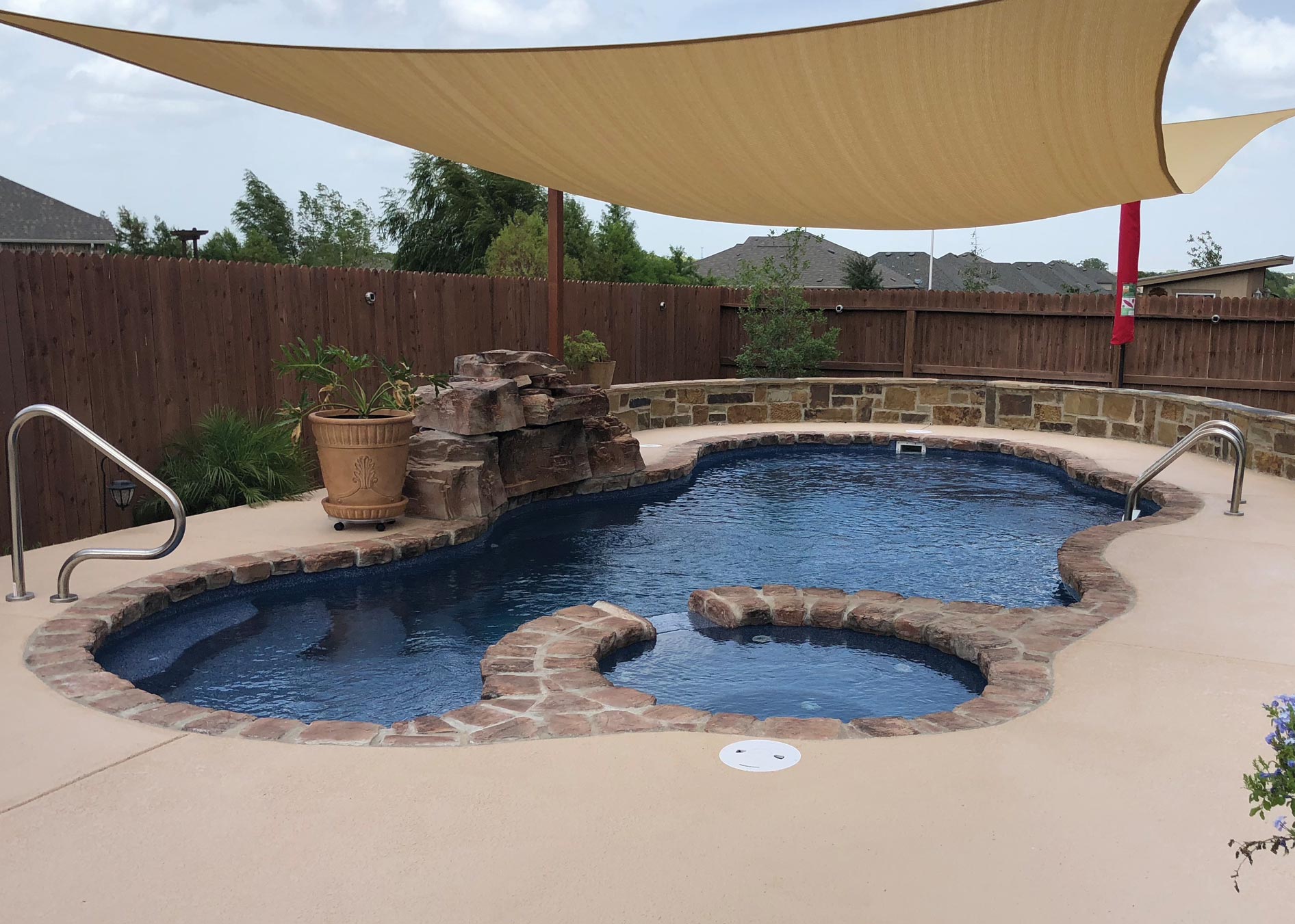 Laguna Deluxe Model 14' x 30' Pool Latham Pool