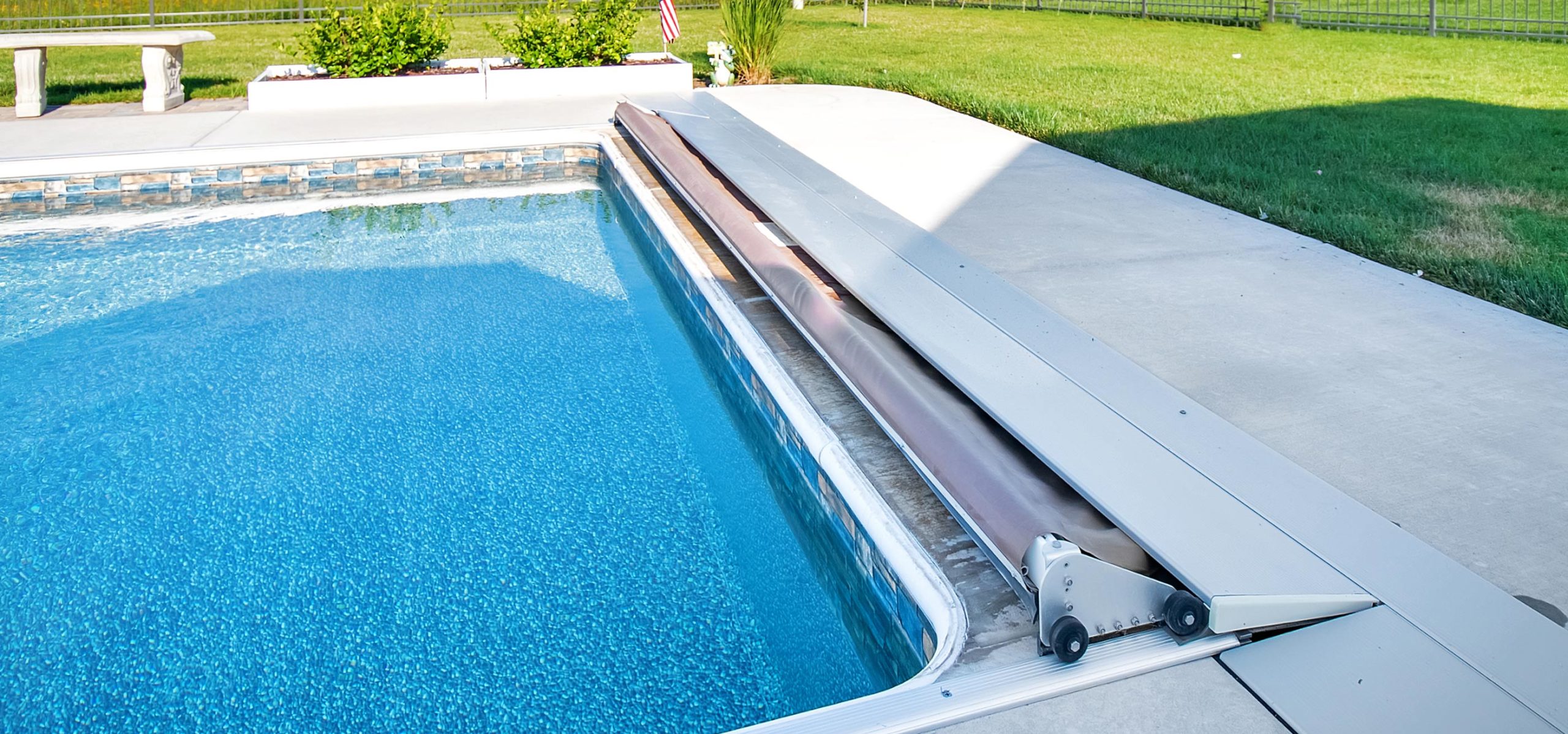 Automatic Retractable Safety Pool Covers Latham Pool Products - Latham Pools
