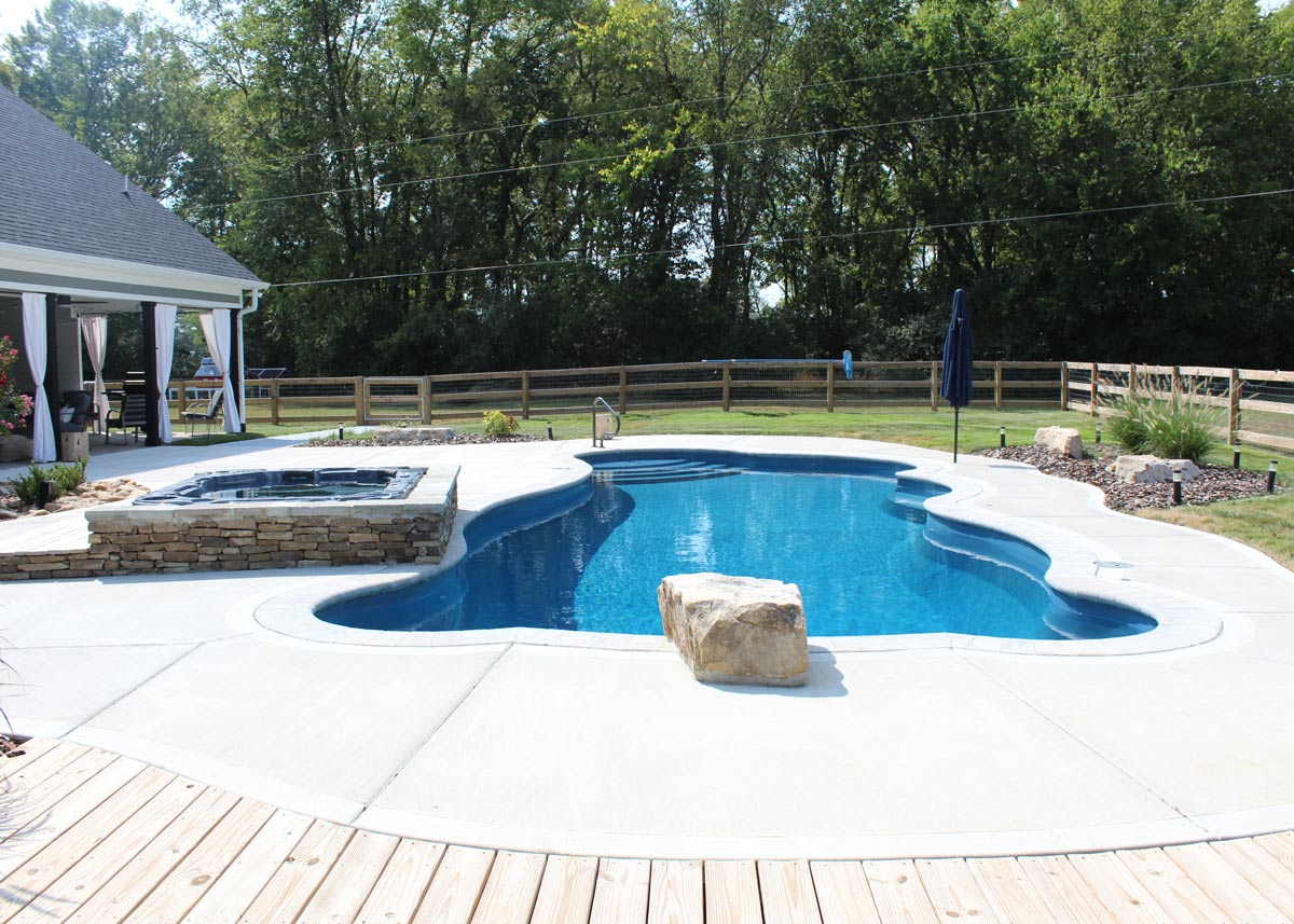 latham synergy pool