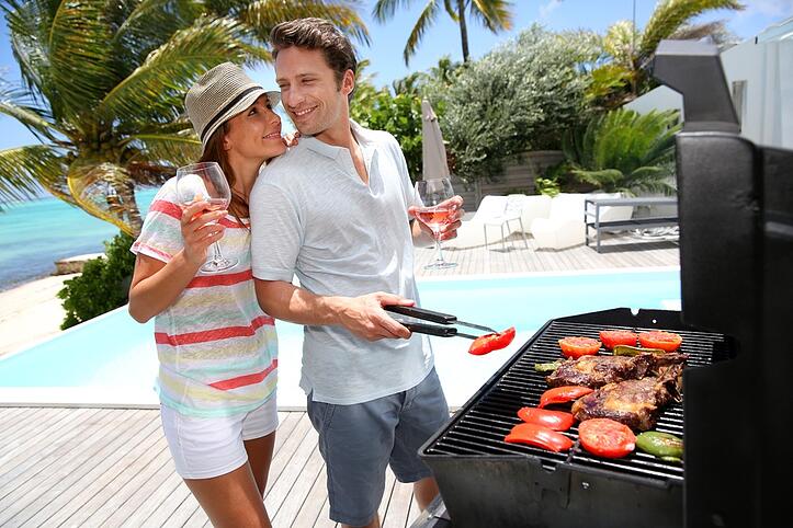 summer_grilling_pool_party