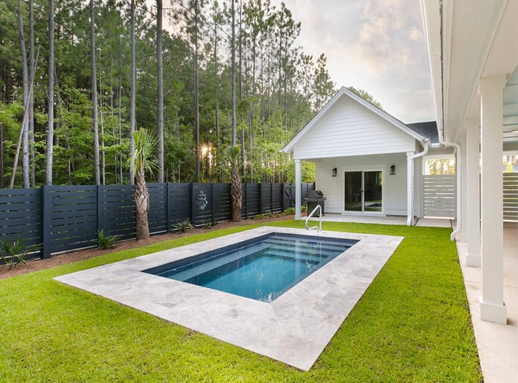 harmony-majestic-blue-fiberglass-white-columns