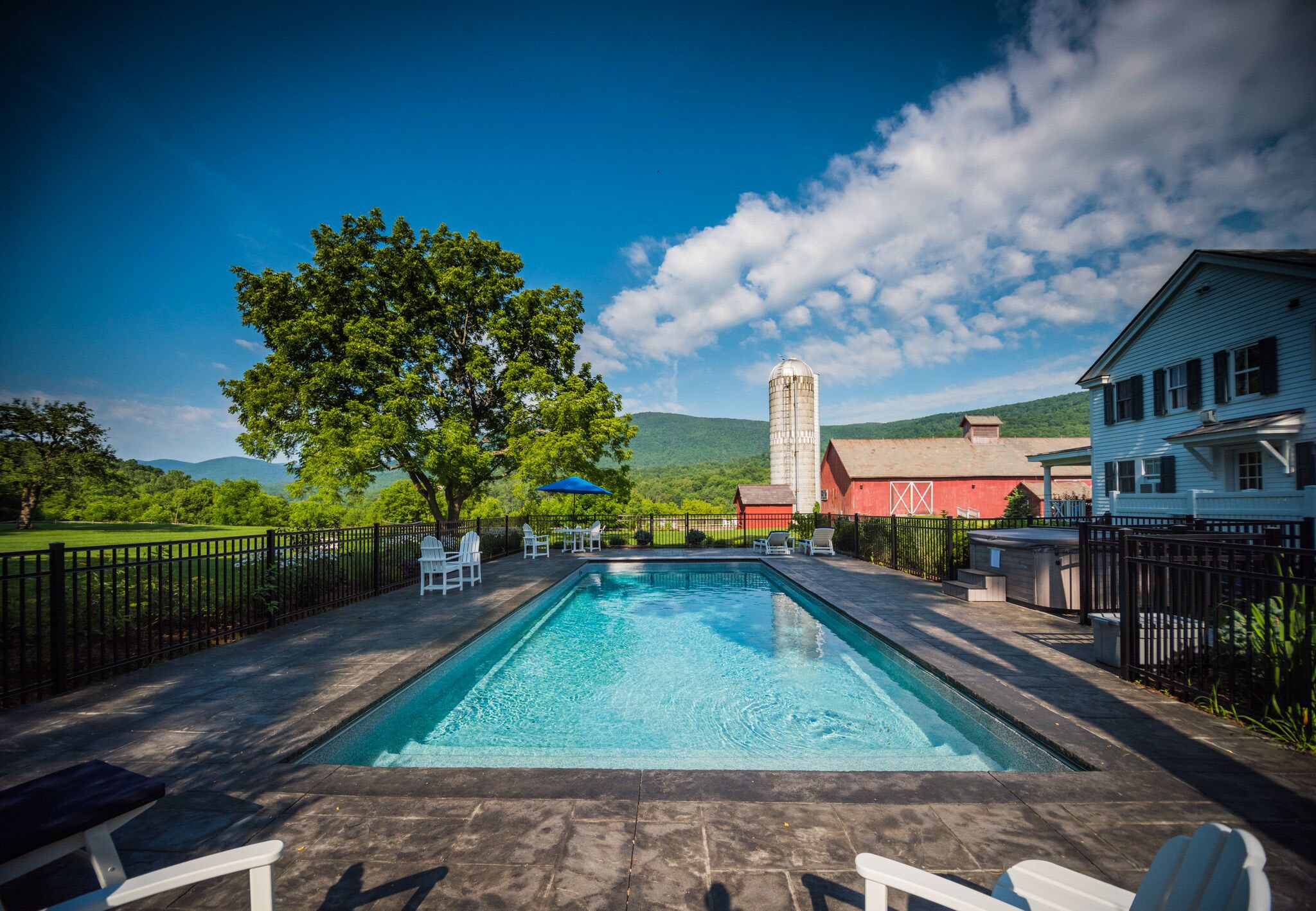 Blue Hawaiian Apollo Pool paired with Farmhouse