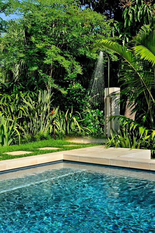 poolside shower ideas from Latham Pool