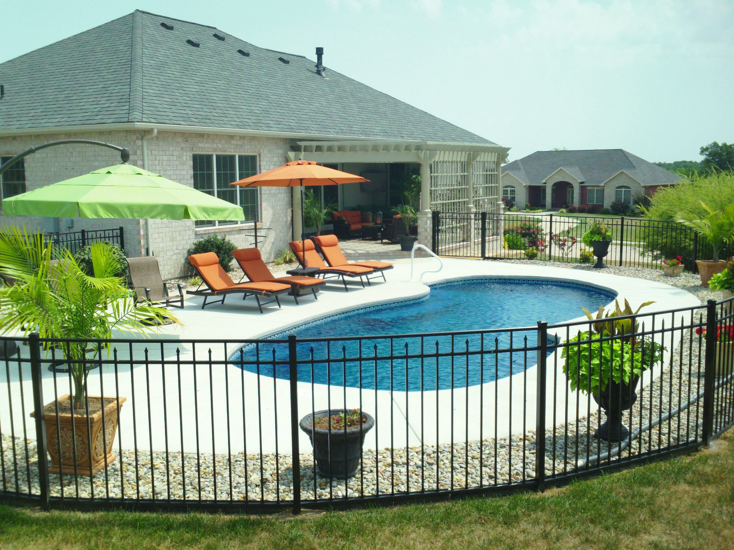 Liberty - Washington Azure - Waterloo IL - freeform fenced-in pool