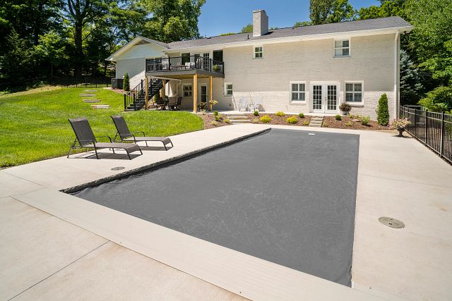 Latham Fiberglass St. Thomas | Crystite Classic Sapphire Blue inground pool