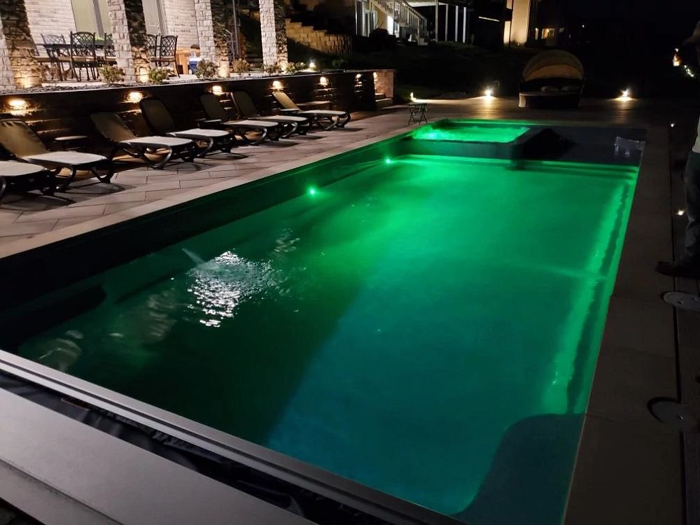 Latham Fiberglass Astoria | Crystite Classic Ocean Blue inground pool