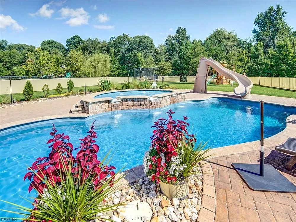 Beach pool online