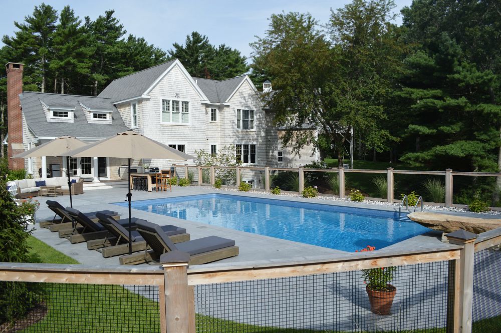 Join meinto a pool with step pads.  Custom pools, Pool construction,  Modern pools