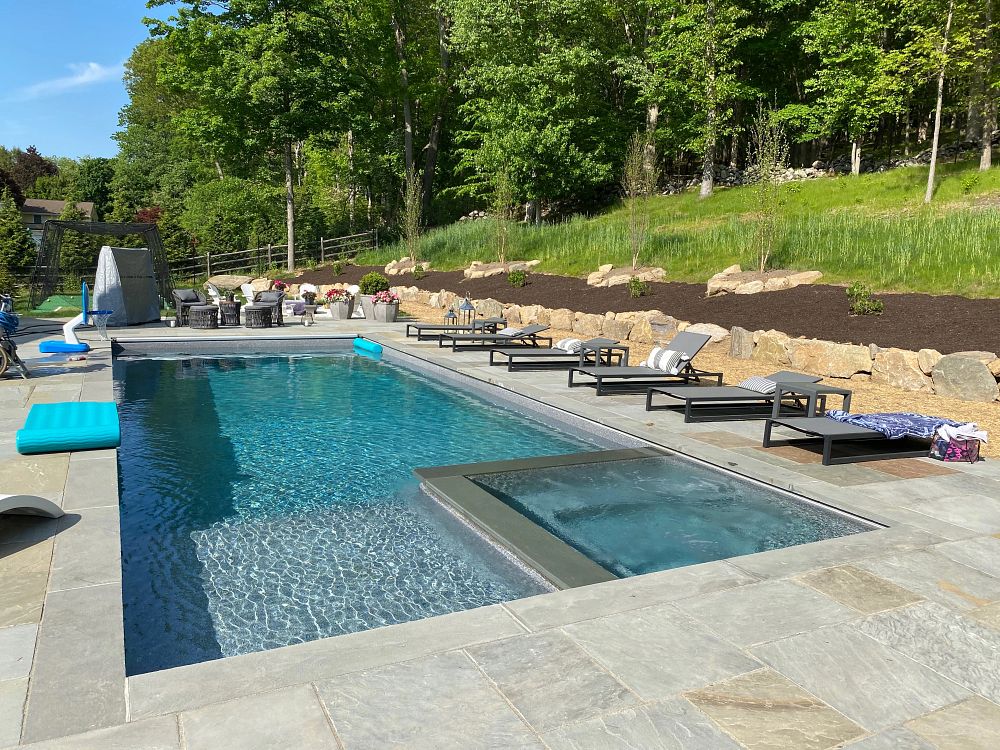 Latham Fiberglass Astoria | Crystite Classic Shale Gray inground pool