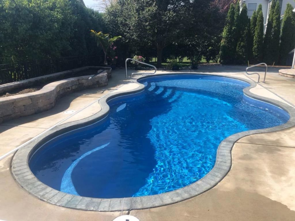 Latham Fiberglass Axiom | Crystite Crystal Sapphire Blue inground pool