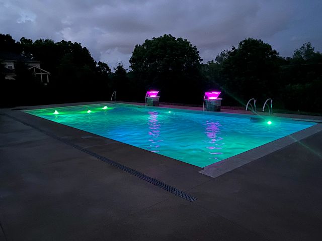 Vinyl | Rectangle in Crystal with LED lights by Simes Landscape (OH)